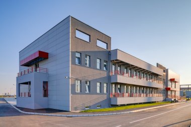 Modern binanın dış içinde