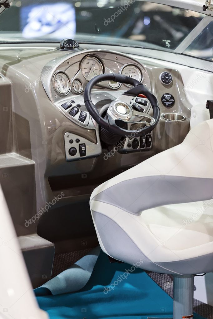 Bootslenkrad - Stockfotografie: lizenzfreie Fotos © VladimirNenezic