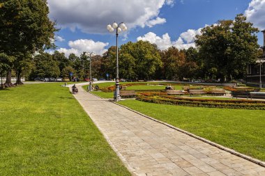 Şehir, büyük Sırbistan Devlet Sarayı yakınındaki Park