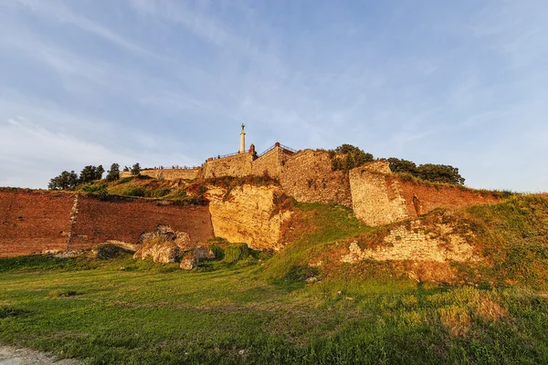 Belgrade fortress and victor monument — Stock Photo, Image