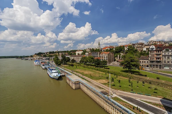 Panoramiczny Widok Belgrad Twierdza Starej Części Miasta Przy Zbiegu Dwóch — Zdjęcie stockowe