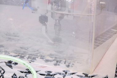 Su jeti kesme makinesi