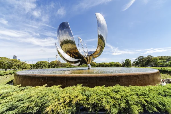 Floralis Generica skulptur — Stockfoto