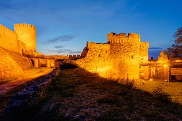 Belgrado Middeleeuwse Muren Van Het Fort Park Nachts Servië — Stockfoto