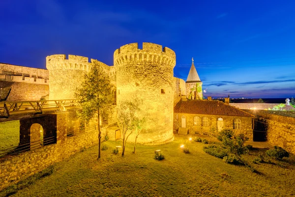 Belgrade fortress and church with garden — Stock Photo, Image