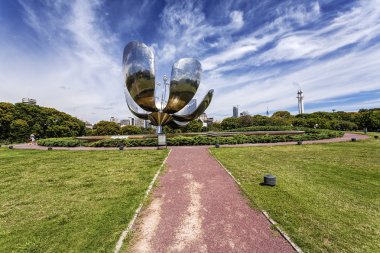 Floralis Generica heykel 