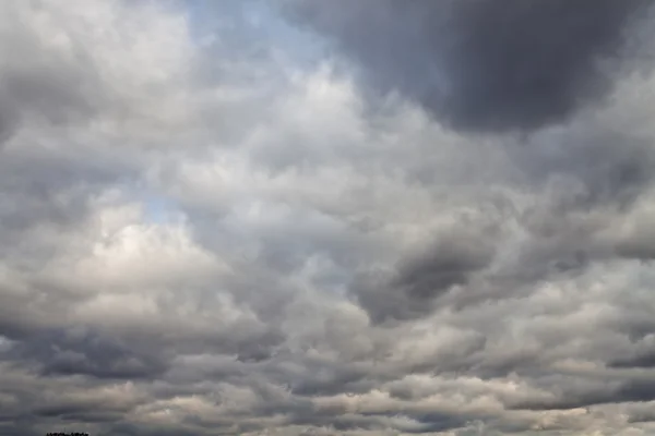 Вид Голубое Небо Облаками Пасмурный День Перед Дождем Над Городом — стоковое фото