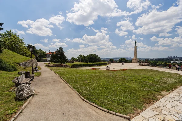 Белградская крепость и памятник Виктору — стоковое фото