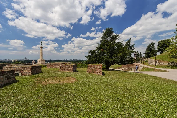 Fortaleza de Belgrado e monumento a Victor — Fotografia de Stock