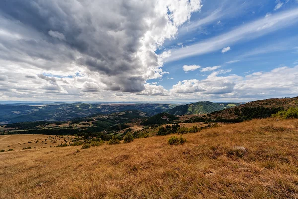 Paisaje de montaña y vista panorámica en otoño —  Fotos de Stock