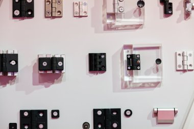 Yeni tasarım menteşeler 