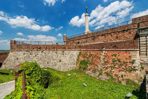 Belgrade fortress and Kalemegdan park — Stock Photo, Image