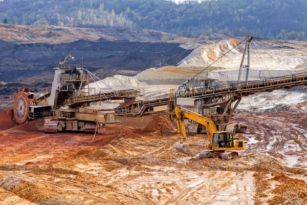 Open mijnbouw pit — Stockfoto