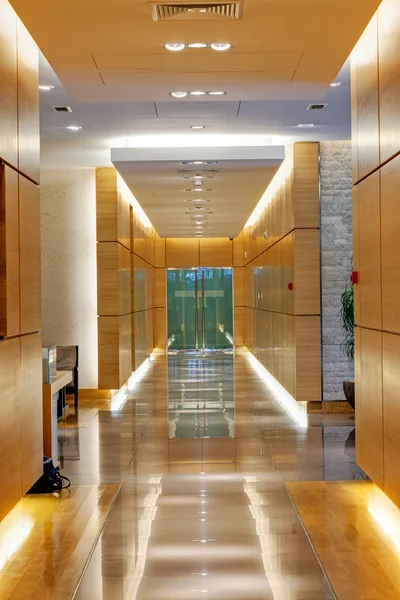 Modern gebouw corridor — Stockfoto