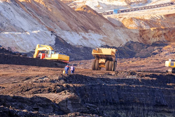 Open mijnbouw pit — Stockfoto