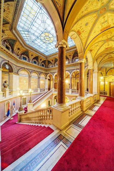 Intérieur du bâtiment classique — Photo