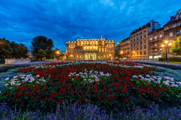 Klassisches Gebäude — Stockfoto