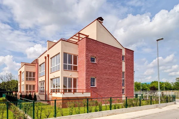 Residential building — Stock Photo, Image