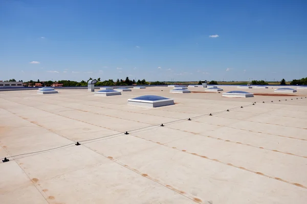 Flat roof on industrial hall — Stock Photo, Image