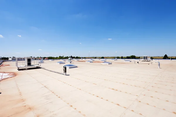 Flat roof on industrial hall — Stock Photo, Image