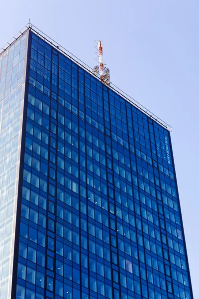 Antena de telecomunicações — Fotografia de Stock