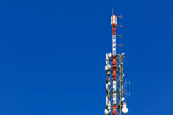 Telecommunicatie antenne — Stockfoto