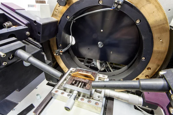 Detail of machinery in physics laboratory — Stock Photo, Image