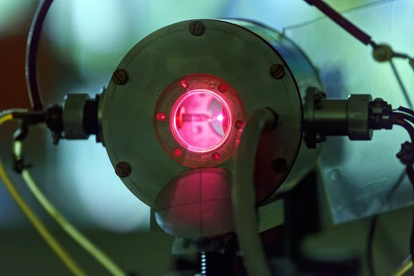 Laser vermelho em laboratório — Fotografia de Stock