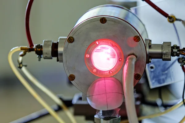 Laser vermelho em laboratório — Fotografia de Stock