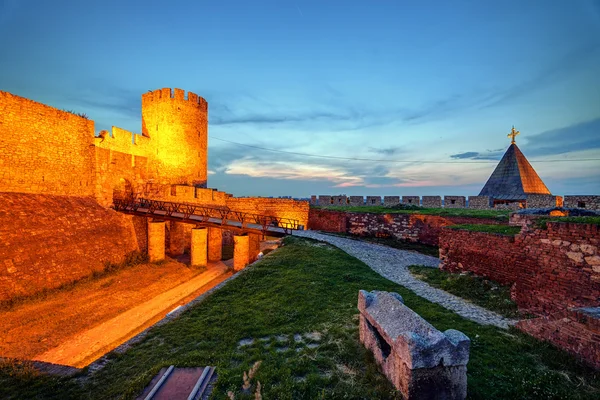 Old tower and Ruzica curch at Belgrade fortress — Stock Photo, Image