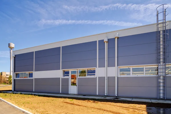 Aluminum facade on industrial building — Stock Photo, Image