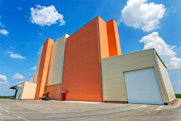 Aluminum facade on industrial building — Stock Photo, Image