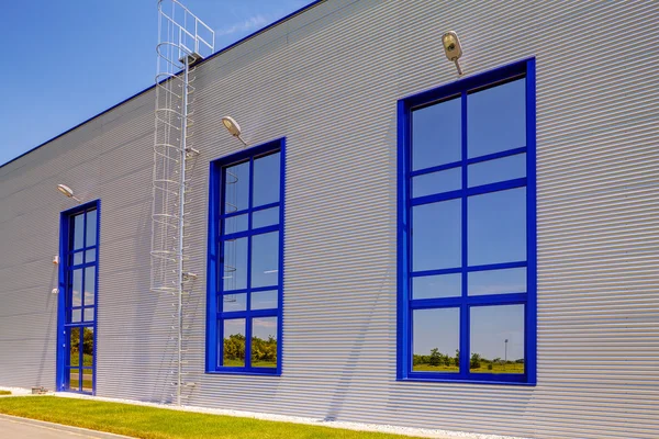 Aluminum facade on industrial building — Stock Photo, Image