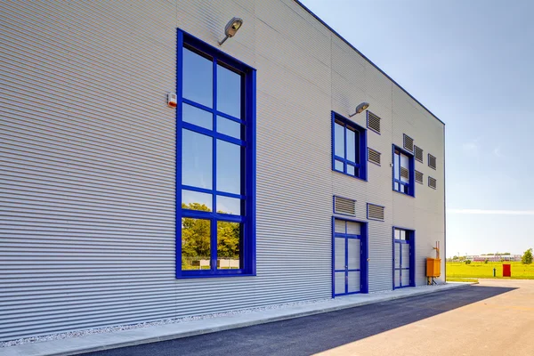 Aluminum facade on industrial building — Stock Photo, Image