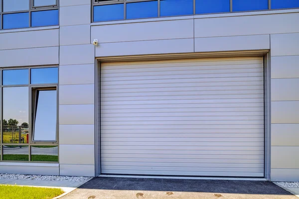 Aluminum facade on industrial building — Stock Photo, Image