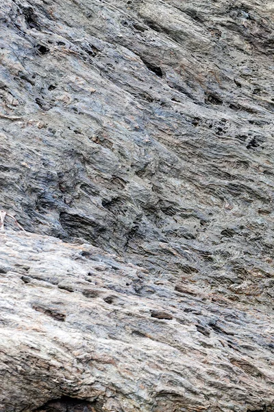 Rocas grises agudas en la playa —  Fotos de Stock