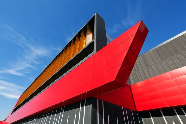 Colorful aluminum facade on large shopping mall — Stock Photo, Image