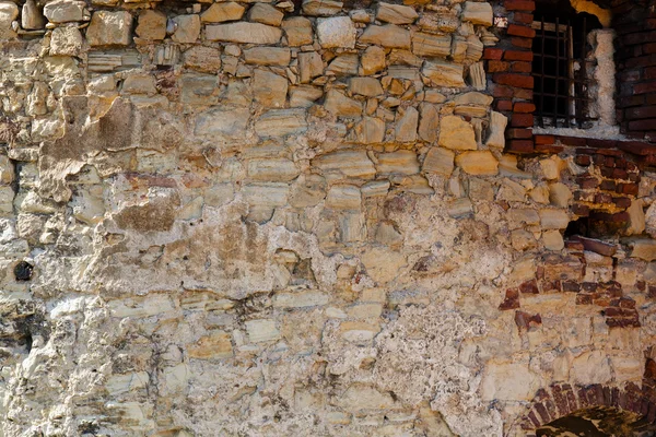 Antiguo muro de piedra con ventana —  Fotos de Stock