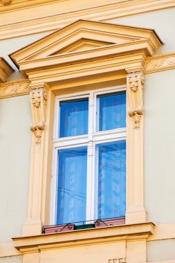 bir bina cephe detayları