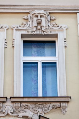 bir bina cephe detayları