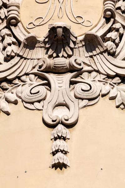 Detalles de fachada en edificio clásico —  Fotos de Stock