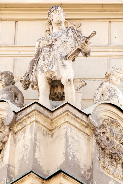 Detalhes de fachada em um edifício — Fotografia de Stock