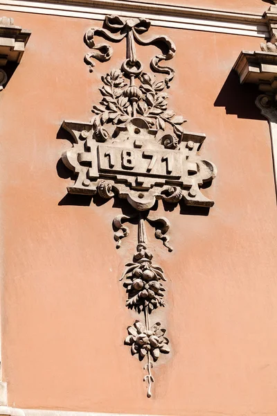 Fachada de piedra en el edificio clásico — Foto de Stock