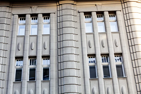 Detalles de fachada en edificio clásico — Foto de Stock