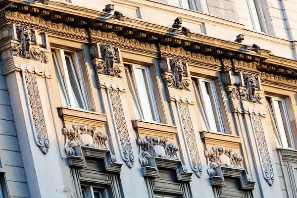 Fasaden detaljer på klassisk byggnad — Stockfoto