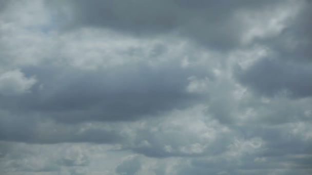 Temps écoulé entre les nuages de tempête sombres — Video