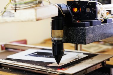 Kırmızı lazer Kesim Makinası