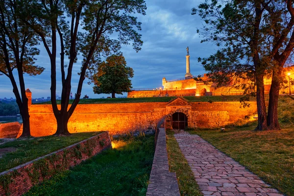 Belgrade fortress and Kalemegdan park — Stock Photo, Image