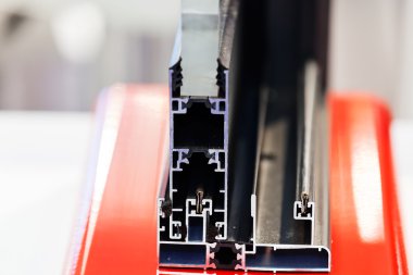 Pencere profili kesti