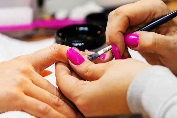 Mujer en un salón de belleza — Foto de Stock